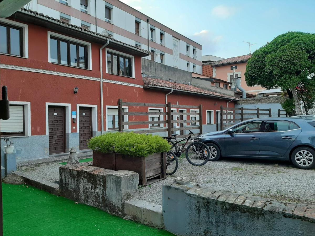 Albergue La Casona Del Peregrino Llanes Eksteriør bilde