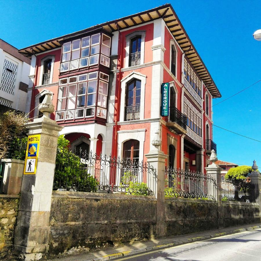 Albergue La Casona Del Peregrino Llanes Eksteriør bilde