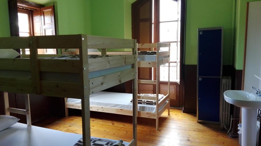 Albergue La Casona Del Peregrino Llanes Eksteriør bilde